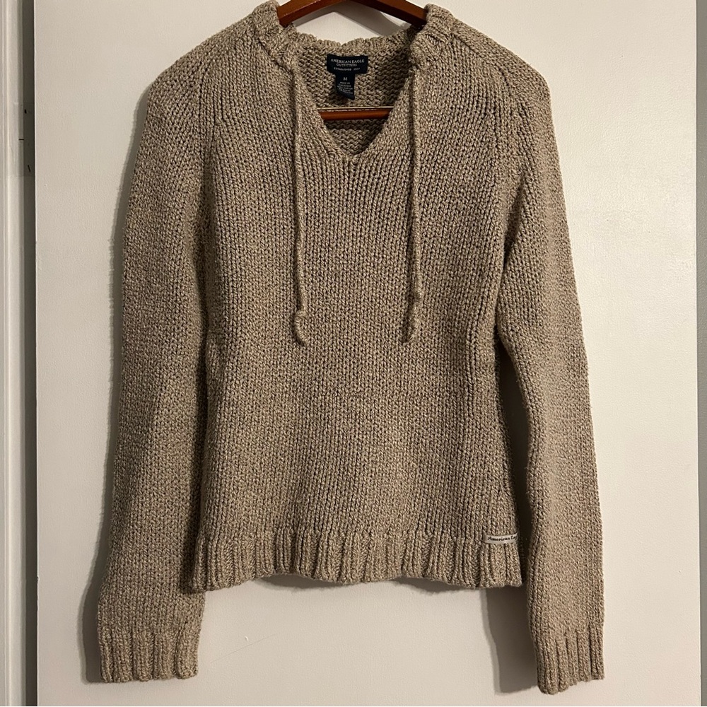 American Eagle Outfitters Women’s Beige V Neck Chunky Sweater Size Medium